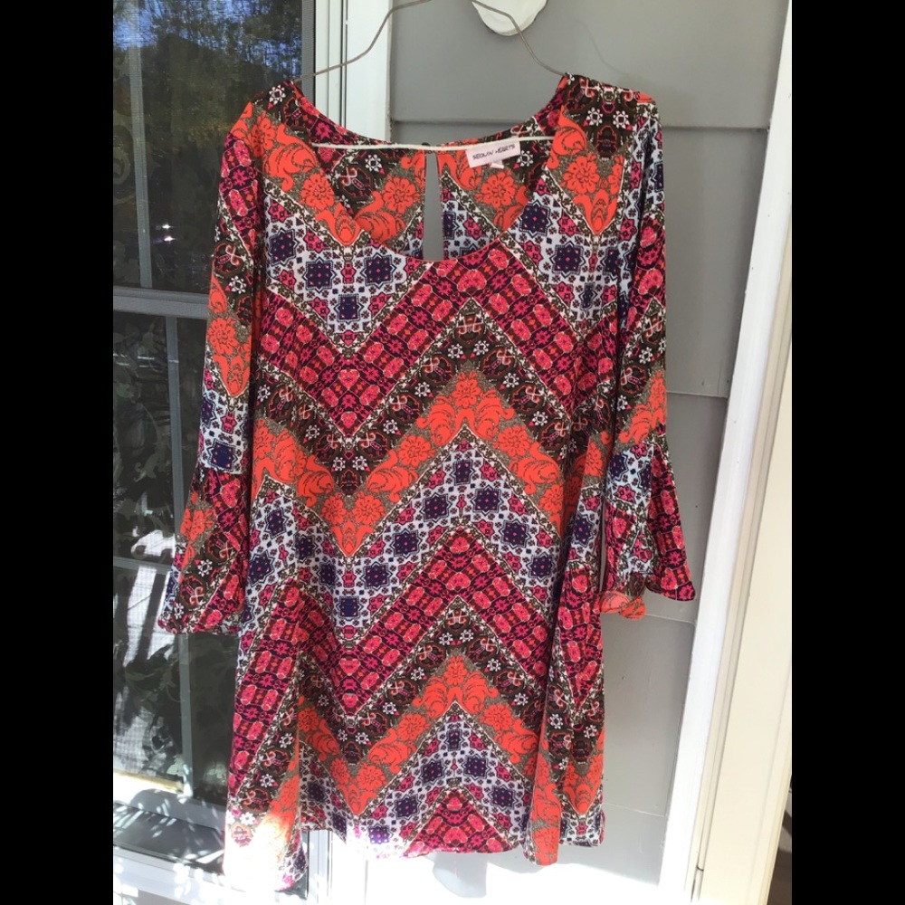 Ladies medium top fall colors Sequin Hearts black,orange pink tunic bell sleeves
